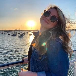 Meet your Posher, Layla